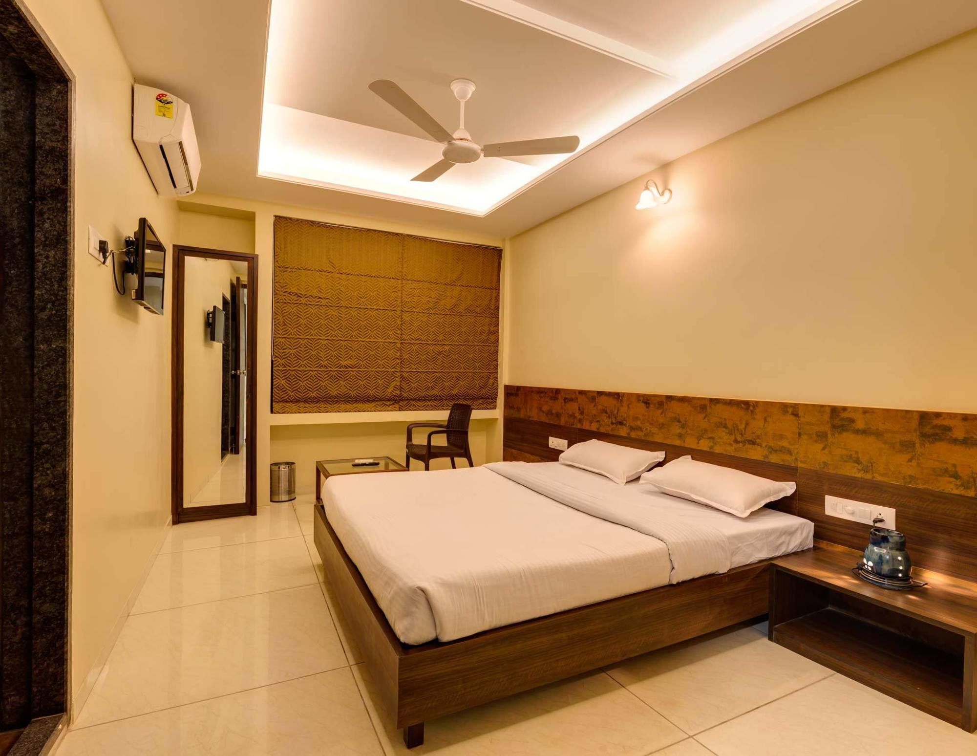 Hotel Darshan كولهابور المظهر الخارجي الصورة